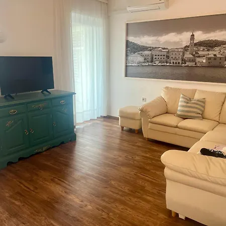 Apartment 2 *