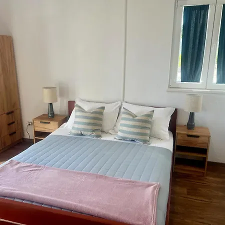 2 Apartment *