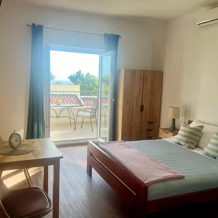 2 Apartment *