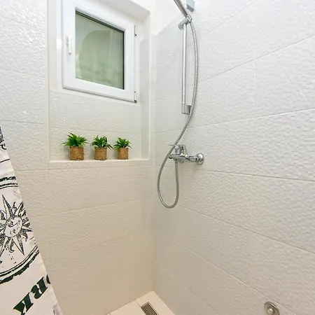 2 Διαμέρισμα